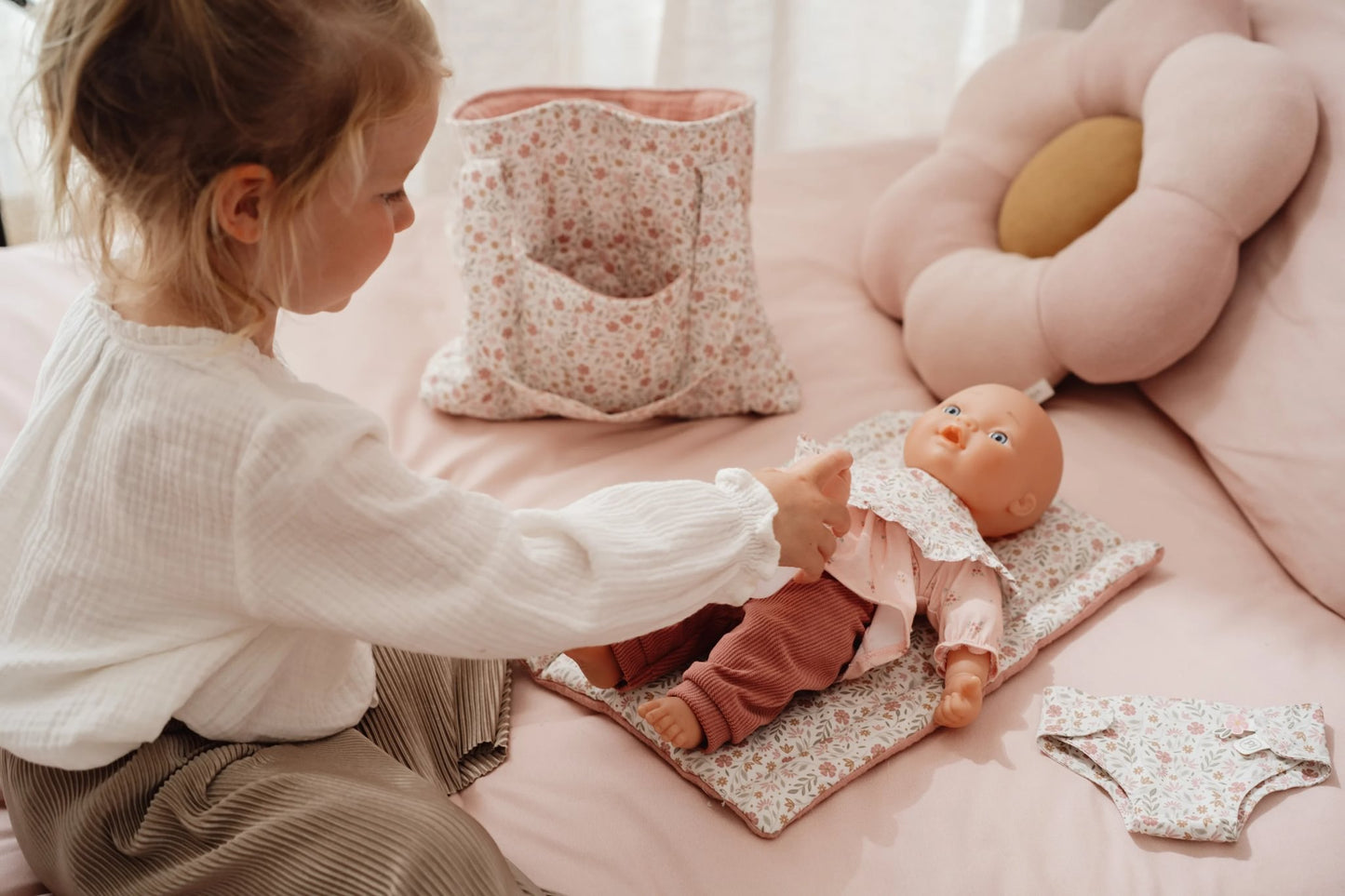 Little Dutch Puppenwickeltasche Soft Flowers für Lily & Noa