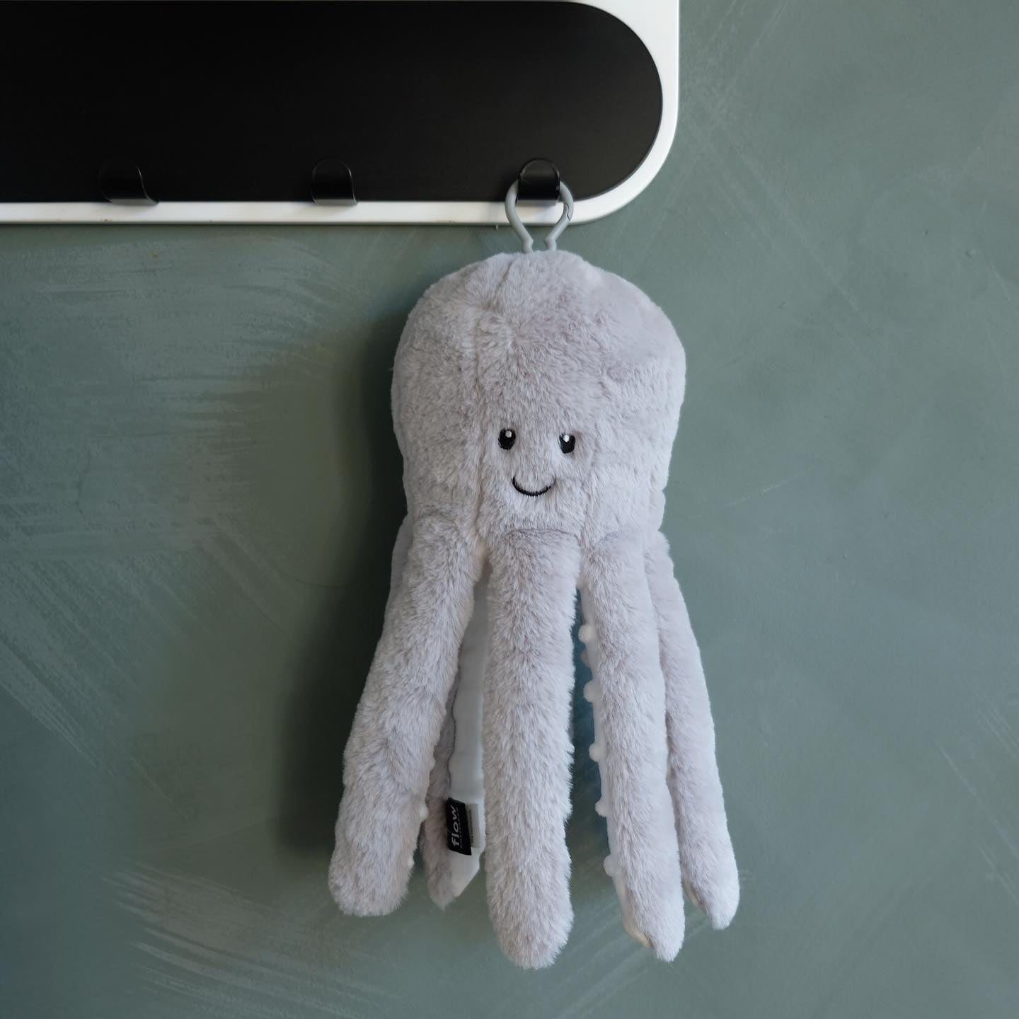 Flow Amsterdam Olly der Octopus Plüschtier mit Herzschlag Einschlafhilfe Stofftier mit Musikbox