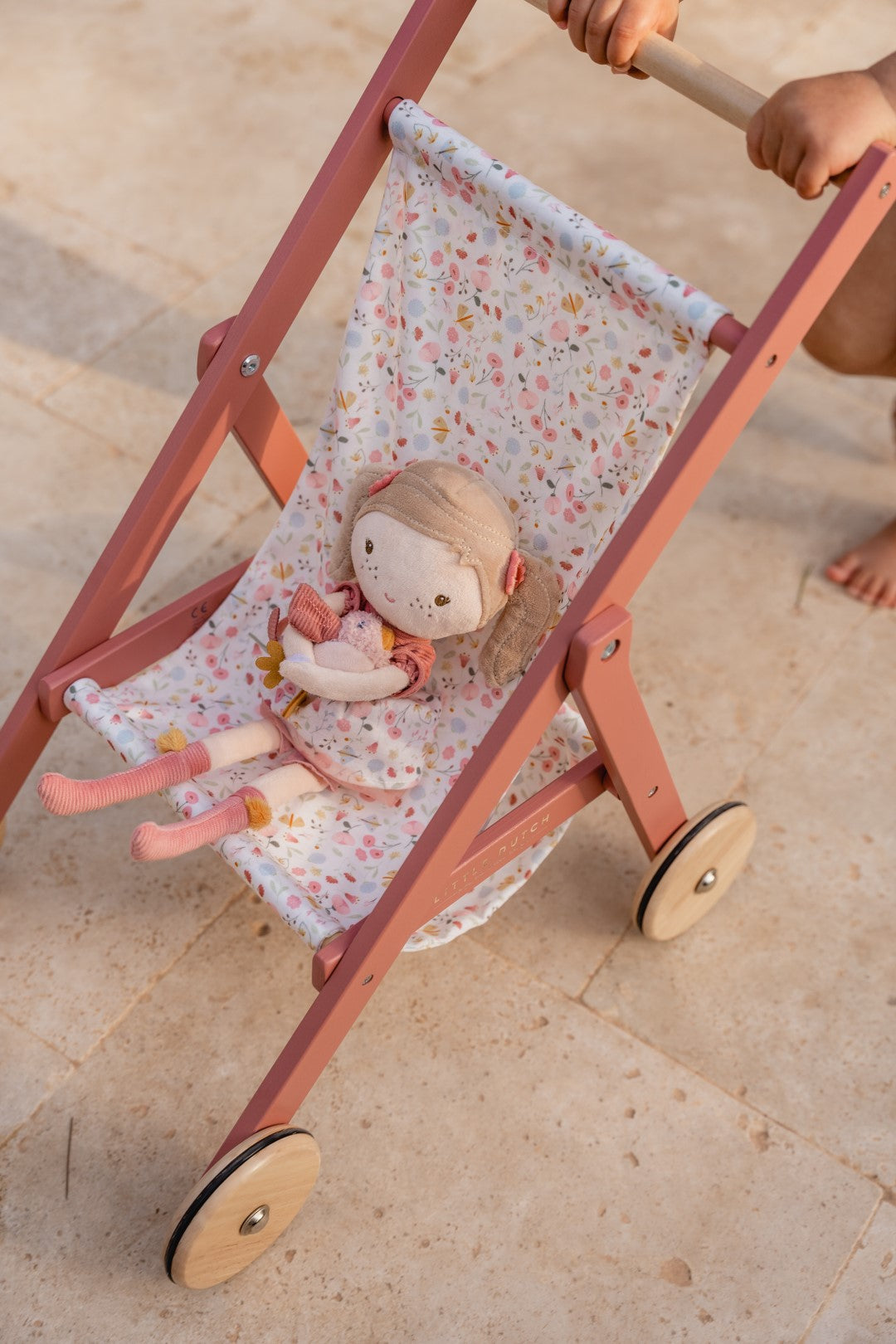 Little Dutch Kuschelpuppe Anna mit ihrem Vogel Olivia 35cm