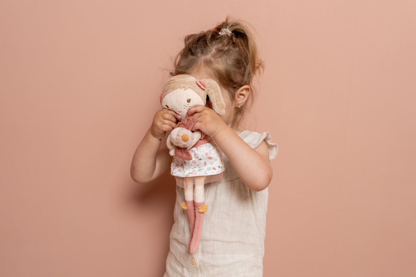 Little Dutch Kuschelpuppe Anna mit ihrem Vogel Olivia 35cm