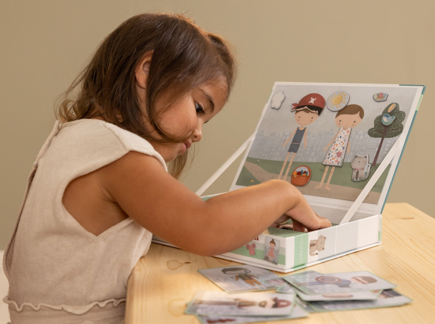 Little Dutch Jim & Rosa Magnet Puzzle