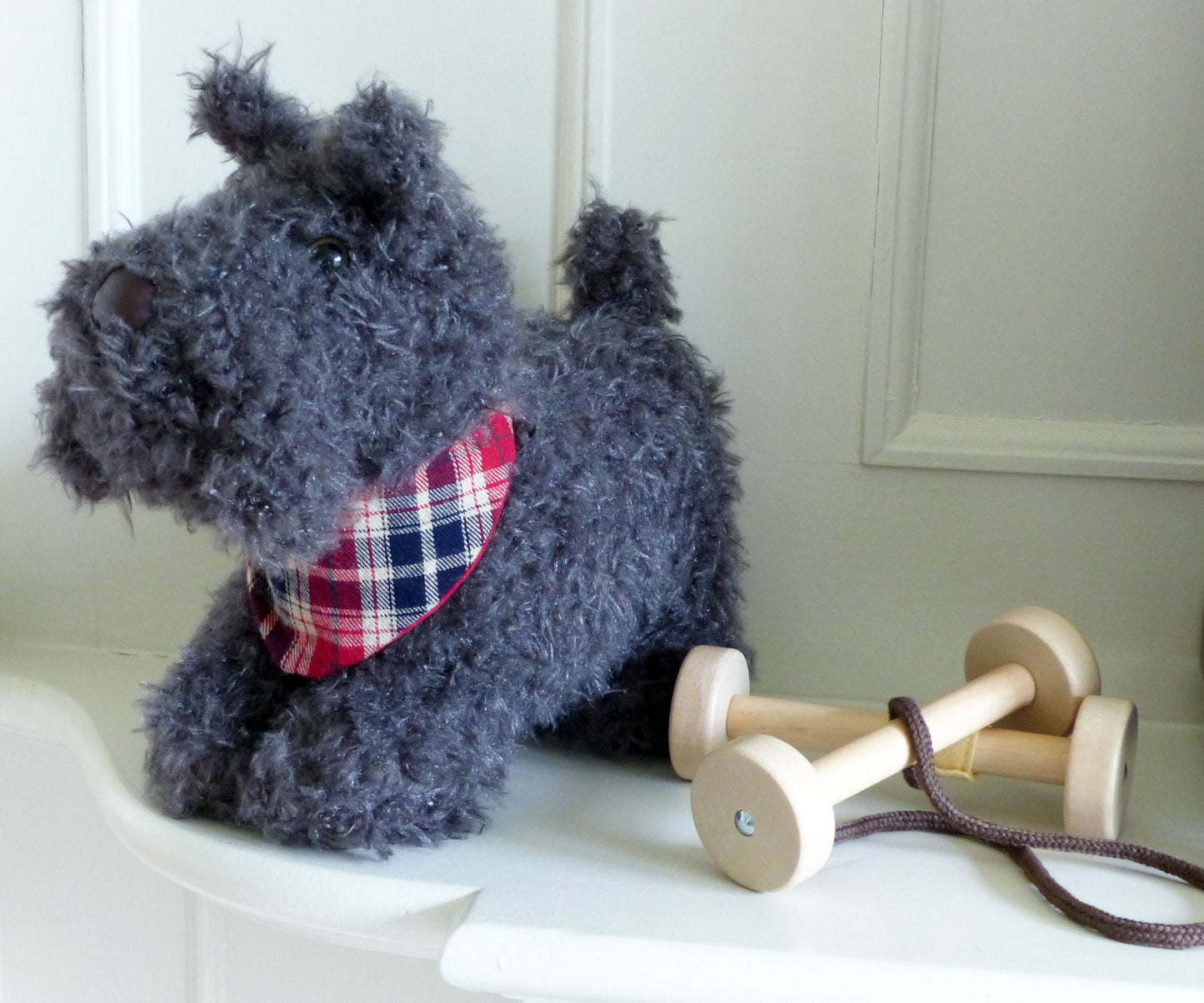 Little Bird Told Me Nachziehtier Hund Scottie